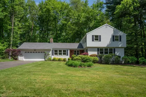10 Lincoln Ln, Simsbury, CT 06089