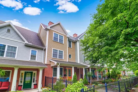 54 Popieluszko Ct, Hartford, CT 06106