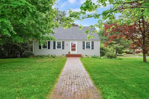 8 Twelve Acre Ln, Glastonbury, CT 06033