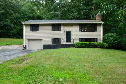 4 Hickory Dr, Hebron, CT 06248