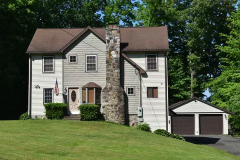 62 George Washington Tpke, Burlington, CT 06013