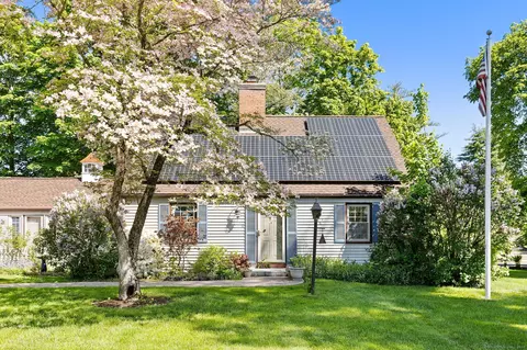 6 Avondale Rd, West Hartford, CT 06117