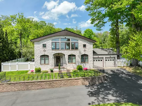 174 Batterson Park Rd, Farmington, CT 06032