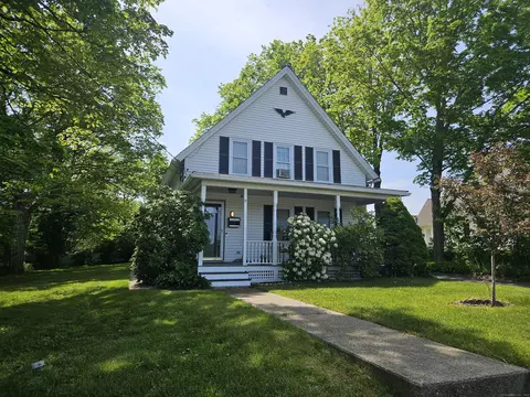 29 Maple St, Killingly, CT 06239