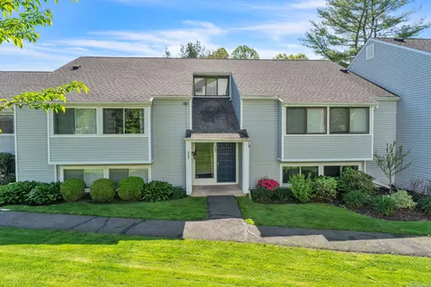 17 Brookwood Dr #B, Rocky Hill, CT 06067
