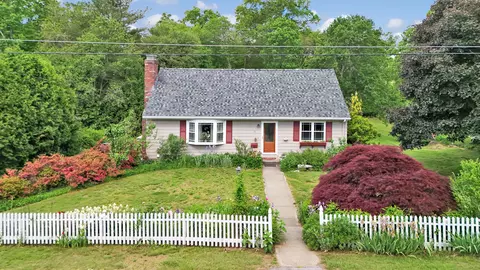 15 Nelson St, Brooklyn, CT 06234