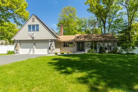96 Stonefield Trl, South Windsor, CT 06074