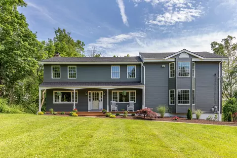 8 Prospect Dr, Brookfield, CT 06804