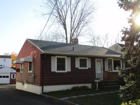 22 Mcclean Ave, Stamford, CT 06905