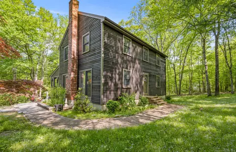 225 Crouch Rd, Amston, CT 06231