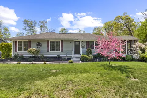 56 Phinney Ln, Canterbury, CT 06331