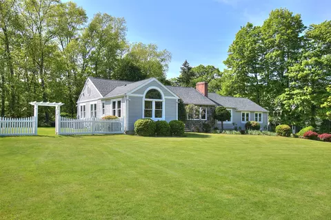 6 River Oaks Rd, Westport, CT 06880