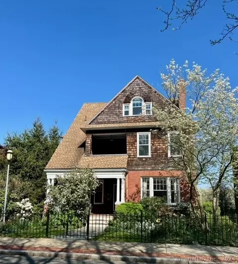 16 Charter Oak Pl, Hartford, CT 06106