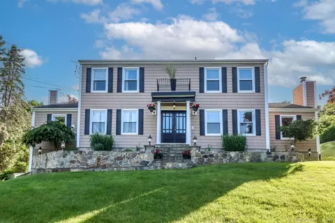 76 Clapboard Ridge Rd, Danbury, CT 06811