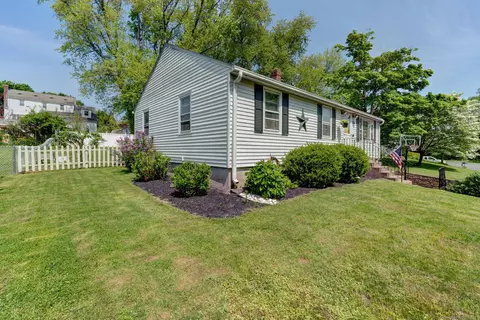 3 Adorno Dr, Portland, CT 06480