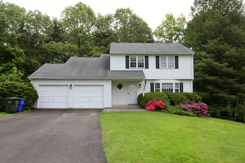 96 Parish Rd, Rocky Hill, CT 06067