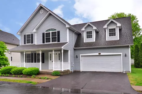 14 Village Ln, Windsor Locks, CT 06096