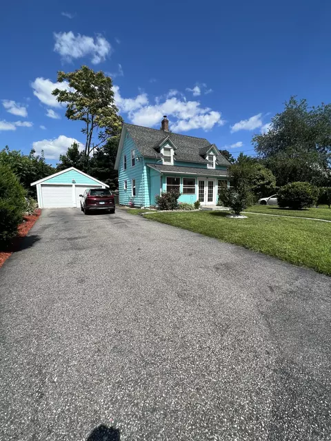 545 Vauxhall Street Ext, Waterford, CT 06385