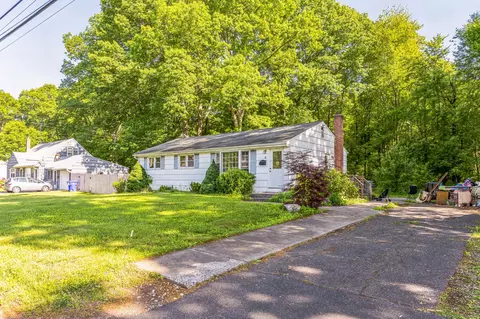6 Rocket Run St, Enfield, CT 06082