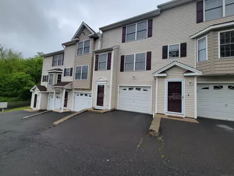 101 Taft Pointe Pointe #3, Waterbury, CT 06708