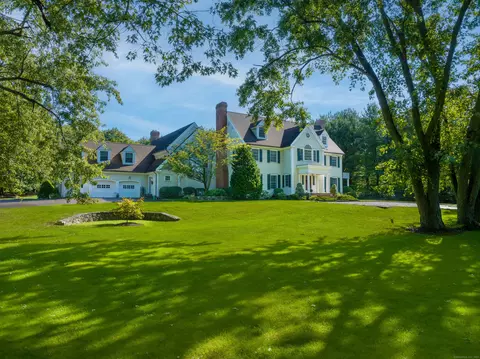 719 Ponus Rdg, New Canaan, CT 06840
