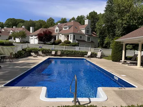 42 Summerfield Gdns #42, Shelton, CT 06484
