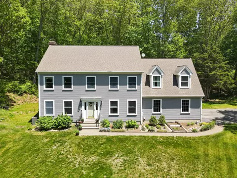 3 Robinhood Dr, Ledyard, CT 06335
