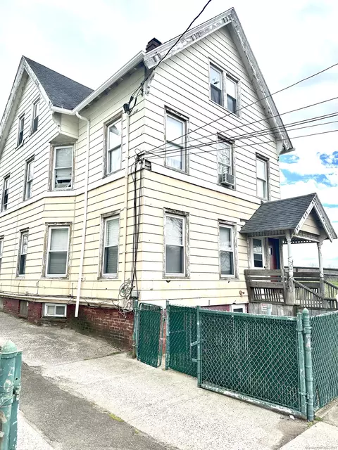 206 Lamberton St, New Haven, CT 06519