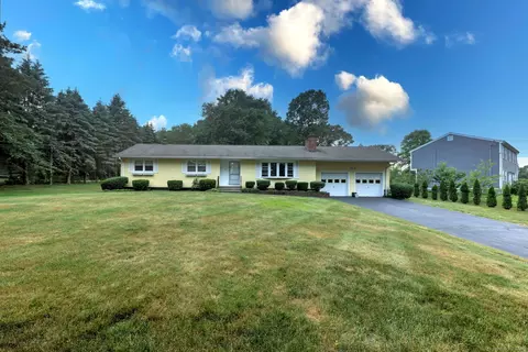 217 Porters Hill Rd, Trumbull, CT 06611