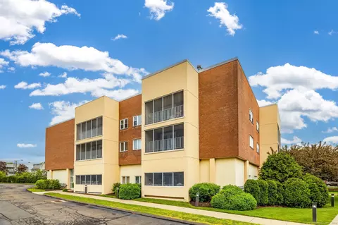 75 Washington Ave #4-203, Hamden, CT 06518