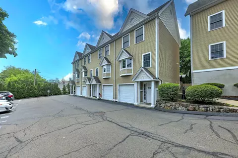 16 Hillside Pl #G4, Norwalk, CT 06854