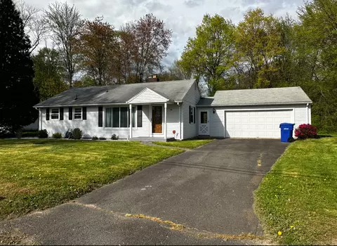 28 Cottage Grove Cir, Bloomfield, CT 06002