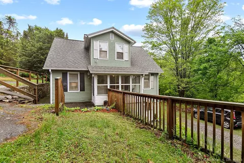 61 Knorr Ave, Seymour, CT 06483