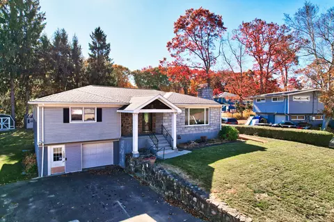 52 Split Rock Dr, Waterbury, CT 06706