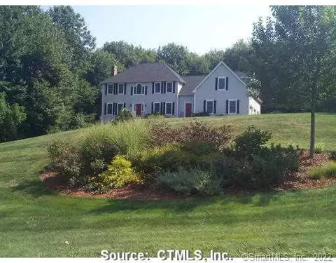 35 Eaglebrook Dr, Somers, CT 06071 photo 1