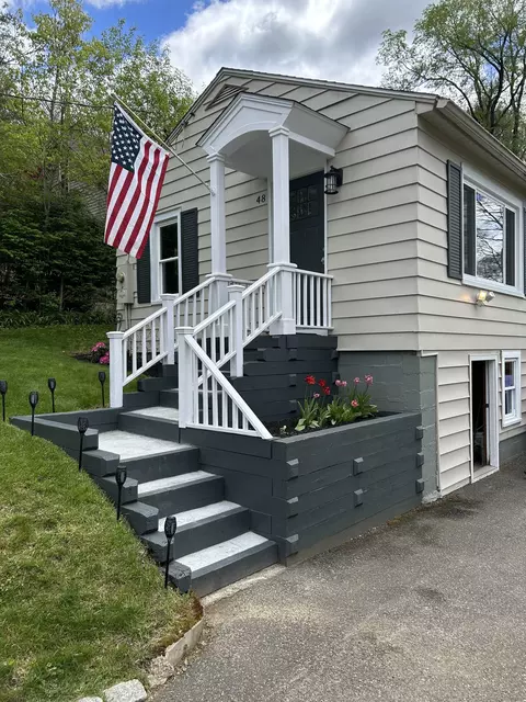 48 Trumbull St, Bantam, CT 06750