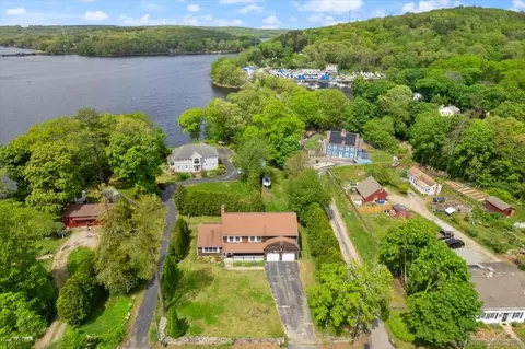 60 Hurlbutt Rd, Ledyard, CT 06335
