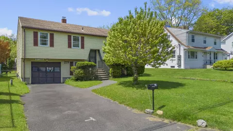 259 Hunyadi Ave, Fairfield, CT 06824