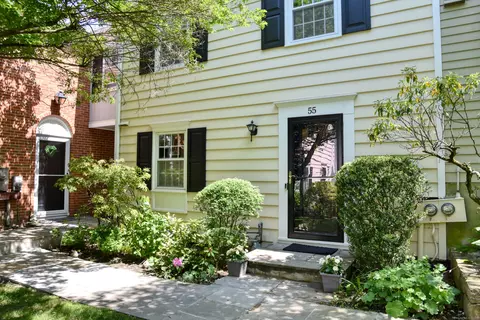 55 Greenwich Hills Dr #55, Greenwich, CT 06831