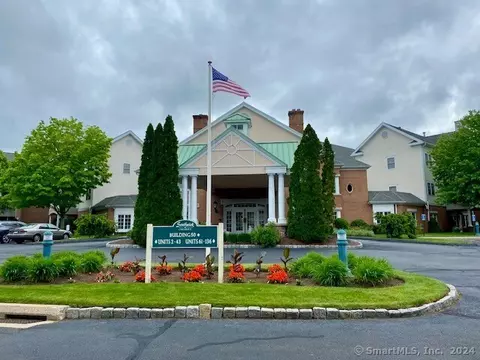 40 Southwick Ct #111, Cheshire, CT 06410