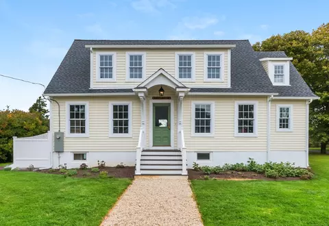37 School St, Stonington, CT 06355
