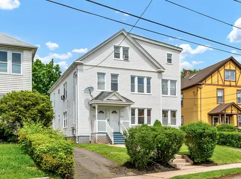 94-96 Thomaston St, Hartford, CT 06112