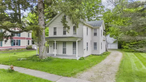 27 Washington Rd, Woodbury, CT 06798