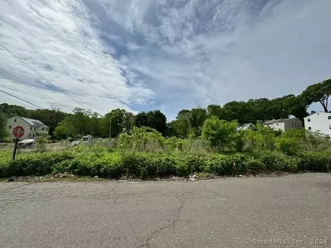 25 Herman St, West Haven, CT 06516