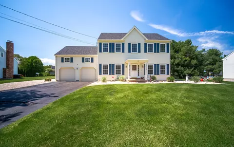 17 Leigus Rd, Wallingford, CT 06492