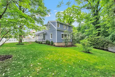 1 Douglas Dr, Greenwich, CT 06831