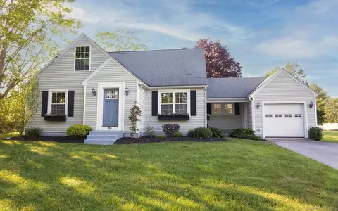 24 Mary Hall Rd, Stonington, CT 06379