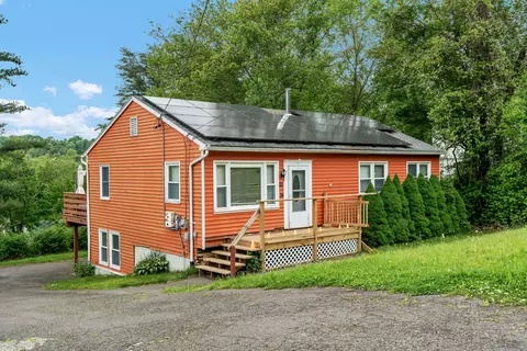 65 Franklin Ave, Watertown, CT 06779