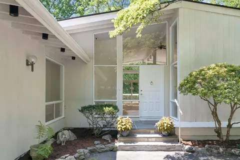 134 Foxwood Rd, Stamford, CT 06903