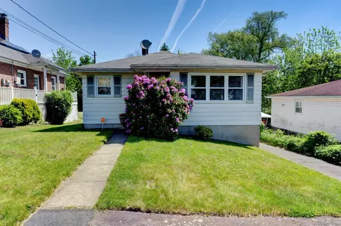 71 Hutchinson St, Waterbury, CT 06708